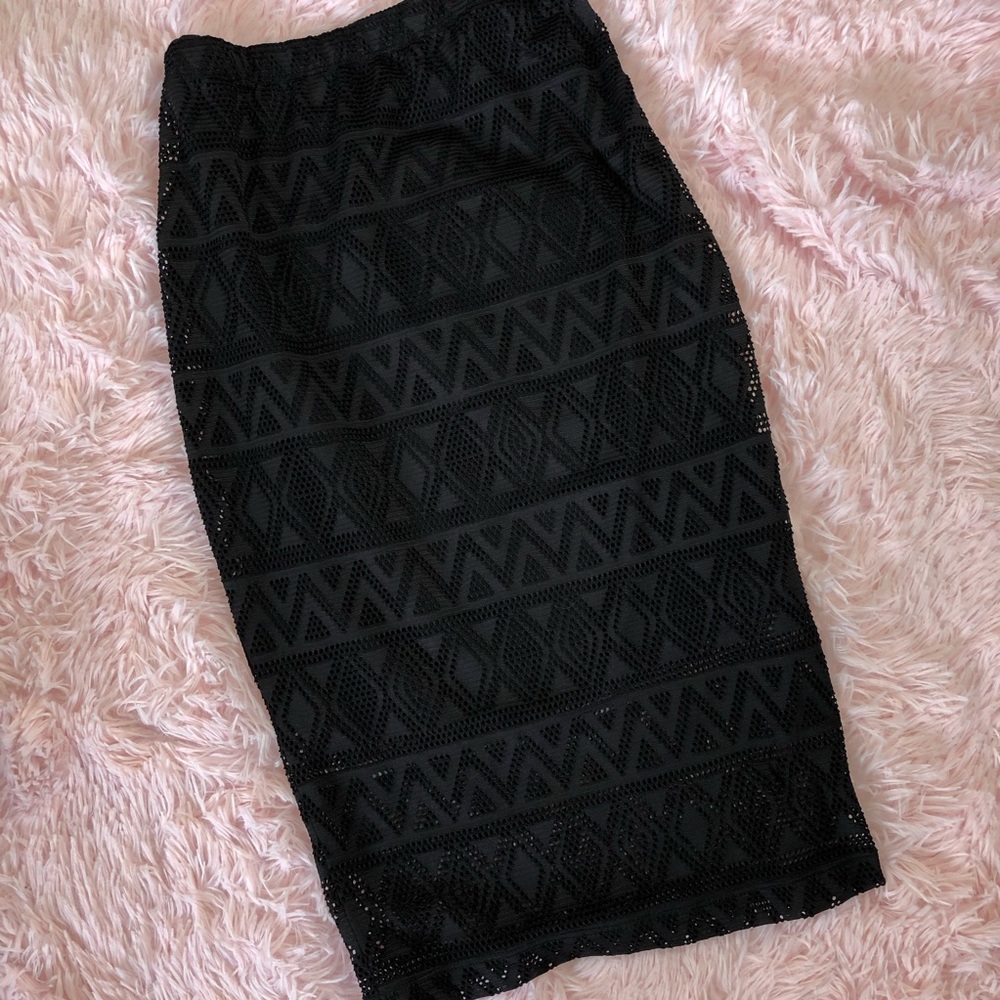 Patterned Fishnet Pencil Skirt